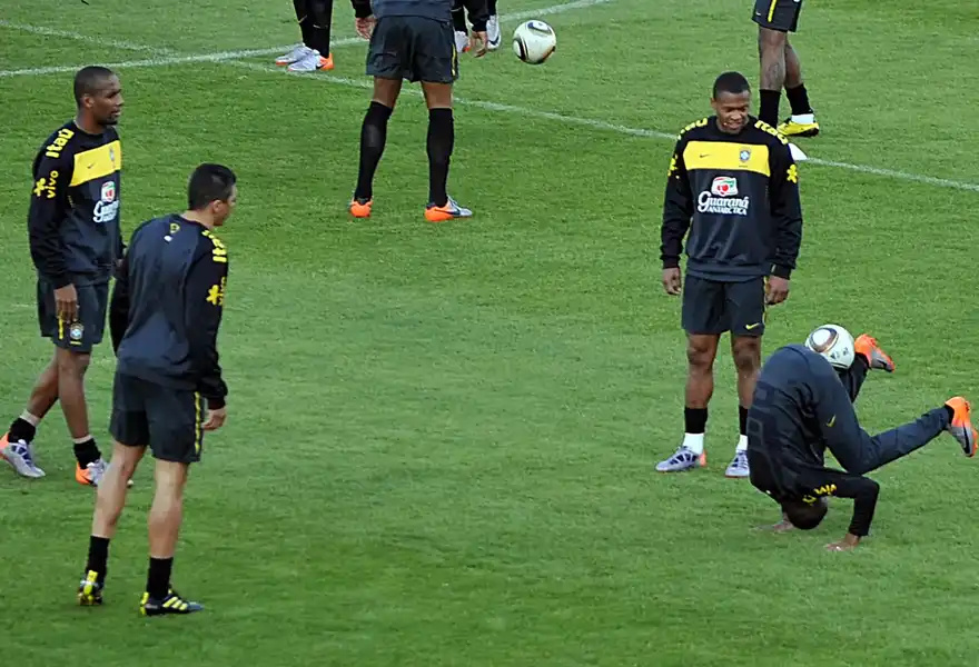 Sesión táctica de entrenamiento de fútbol